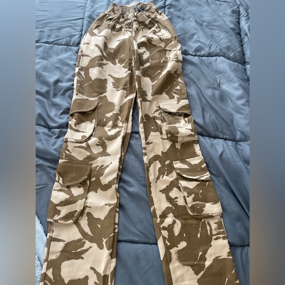 Prettylittlething Cargo pants - Picture 1 of 4